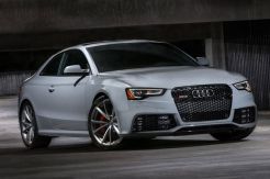 Audi Rilis RS 5 Coupe...