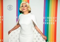 Lady Gaga Kerjakan Album Baru