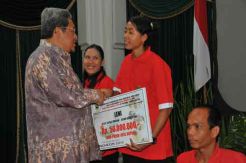 Atlet Asian Games Jabar Diguyur Kadeudeuh