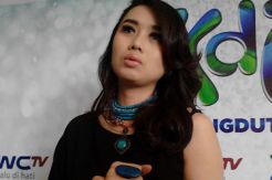 Jaga Stamina di Tahun Baru, Selfi KDI Berenang