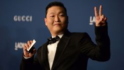 PSY Sukses Gelar All...