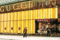 Diskon Gucci Hingga...