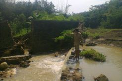 Perbaikan Bendung Kandang Ranjang Terbengkalai