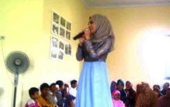 Berjilbab, Cici Paramida Aktif di Pengajian