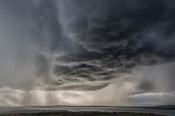 Mesin Pesawat Membeku Terkena Awan Cumulonimbus