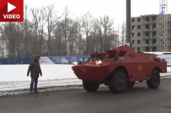 Di Rusia, Ada Taksi dari Kendaraan Militer Lapis Baja