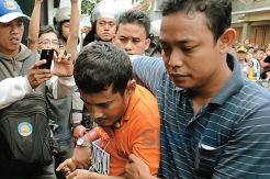 Pembunuh Istanti Jalani...