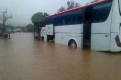 Tergenang Air, Jalur Menuju Anyer Macet