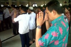 Ribuan Umat Islam Salat Gaib untuk Korban AirAsia