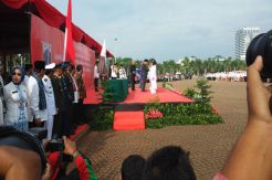 Ahok Lantik 4 Empat Wali Kota di Monas