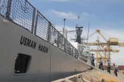 Evakuasi AirAsia, Misi Kemanusiaan Perdana KRI Usman Harun