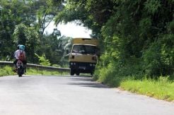 Jalan Raya Matesih-Tawangmangu Terancam Putus