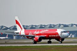 Awak Kabin Pesawat AirAsia Ditanggung Asuransi Luar Negeri