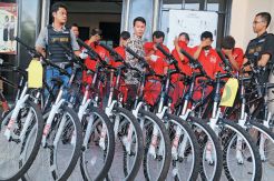 Ekspedisi Palsu Gelapkan...