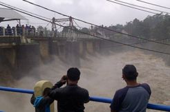 Hujan Deras, Kondisi 12 Pintu Air Aman
