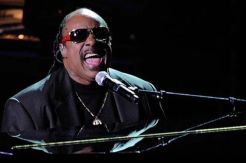 Grammy Awards Akan Gelar...