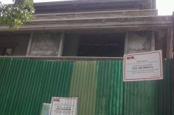 KPK Sita Rumah Fuad Amin di Surabaya