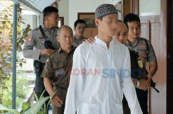 Bermotif Asmara Sejenis