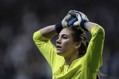 Mabuk, Kiper Cantik...