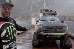 Aksi Taklukkan Salju dengan Ford F-150 RaptorTRAX