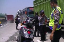Patroli, Anggota Satlantas Polres Mura Ditabrak Truk