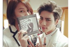 Heechul Super Junior Tawarkan Album Terbarunya plus Tanda Tangan
