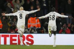 Swansea Permalukan Southampton di Kandang Sendiri
