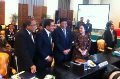 Pemimpin DPR Rapat Konsultasi...
