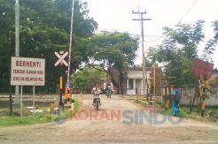 Penjaga Pintu Lalai, KA Barang Tabrak Truk