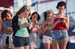 Ini Kriteria Smartphone Ideal bagi Pengguna Berjiwa Muda