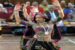 Tarian India Goyang...