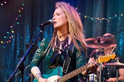 Meryl Streep Jadi Rocker...