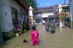 Sungai Kemuning Meluap, Banjir Rendam Wilayah Sampang