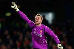 Mignolet Cari Perhatian di Derby Merseyside