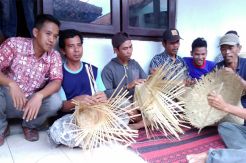 Harapan Perajin Anyaman Bambu terhadap Pemerintah