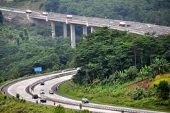 Empat Ruas Tol Bisa Beroperasi 2015