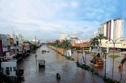 Banjir Matikan Pusat...