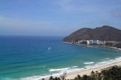 Sensasi Pantai Ala Hawai di Hainan, Cina