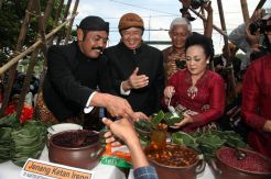 Makan Jenang Bersama, Warga Solo Raih Rekor Muri