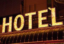 PHRI Larang Hotel Ladeni...