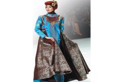 Dian Pelangi Tampil...