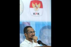 Diperiksa,  Abraham Samad Didampingi 20 Pengacara