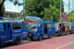 Tersaingi, Sopir Angkot...