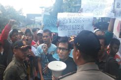 Ahok: Saya Akan Lawan Orang yang Menghambat Pembangunan