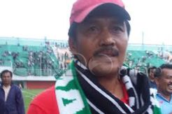 Sehari Melatih, Arsitek Anyar PSS Depak Enam Pemain