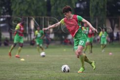 Persebaya Terpikat Striker Korea Kim Young Hoo
