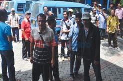 Sopir Angkot Tolak Bus...