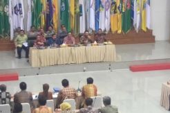 Diam-diam Ahok Video-kan Rapat dengan DPRD di Kemendagri