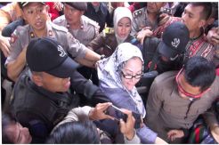 Atut Jadi Saksi, Keluarga Ikut Menemani di Pengadilan