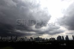 Pagi Berawan, Jakarta...